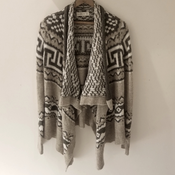 Abercrombie & Fitch Brown & Cream Aztec Print Waterfall Front Cardigan XS-S - Picture 5 of 12